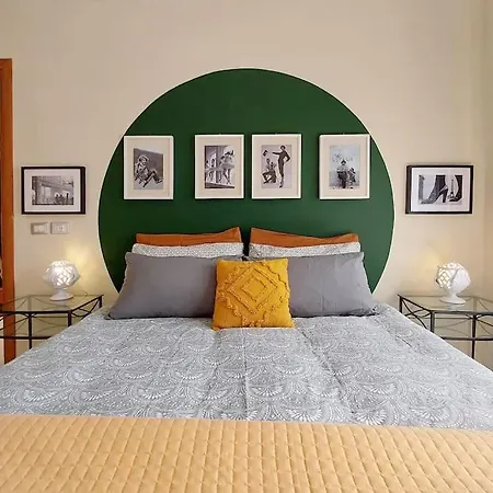 Relax Rome: Balcony Flat Near Gemelli Station Apartment