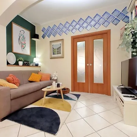 Relax With 2 Balconies - 2 Bedroom Flat, 3rd Floor With Lift, High Comfort, Quite, A Walk From Urban Train Station Gemelli And Metro A Stops Battistini & Cornelia Connecting To Center In 20 Minutes, 2 Steps From Bus Stop, Cycle Path, Groceries Appartement Rome