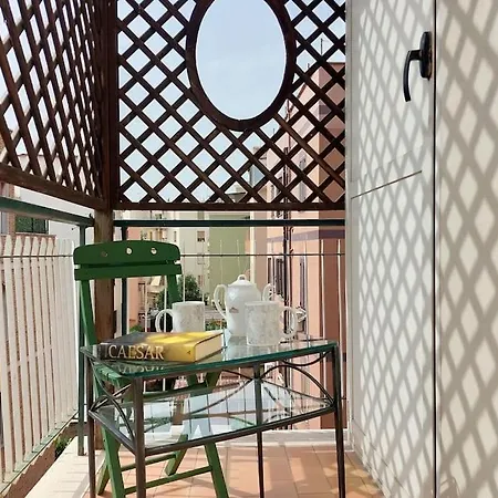 Relax Rome: Balcony Flat Near Gemelli Station *