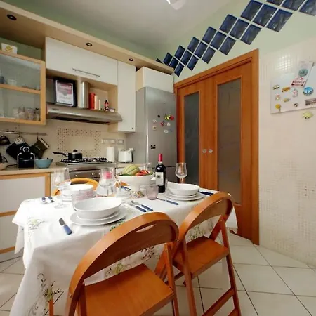 Relax Rome: Balcony Flat Near Gemelli Station Apartment Rome